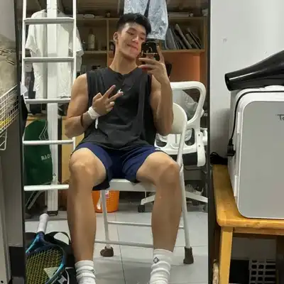 李语龙